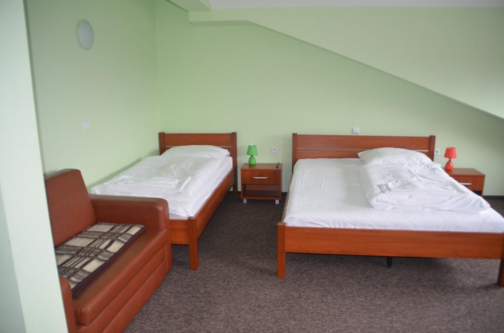 Hotel Tenis Хжонстовіце Номер фото